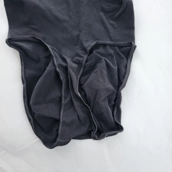 SKIMS Core Control Highrise Brief Onyx Black New NWOT Size S/M Shapewear - Picture 8 of 9